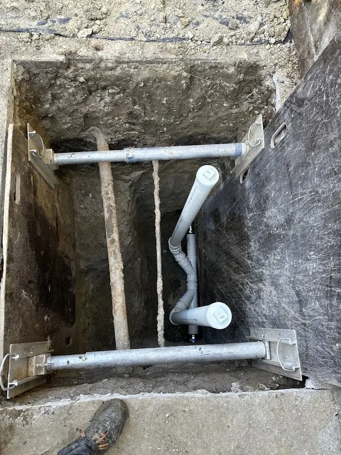 Experienced plumber completing Gas Line Repair work in Lake Forest